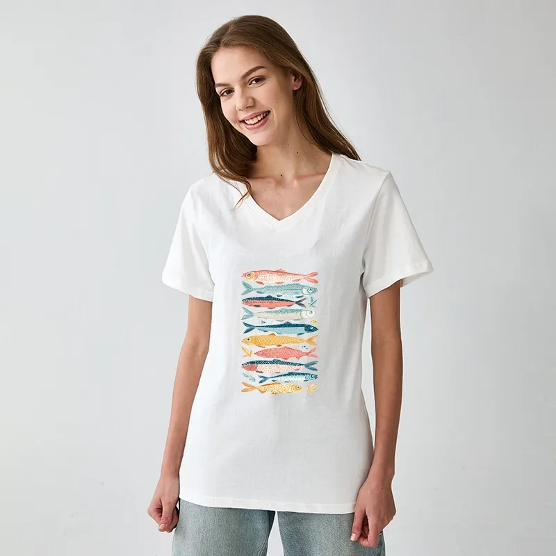 Tokyo-Tiger Beautiful Colorful Fish In The Sea V-Neck Classic T-Shirt