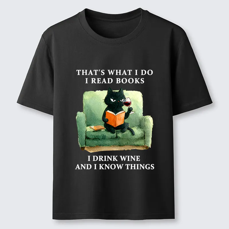 Tokyo-Tiger Cat That Reads And Drinks Classic T-Shirt