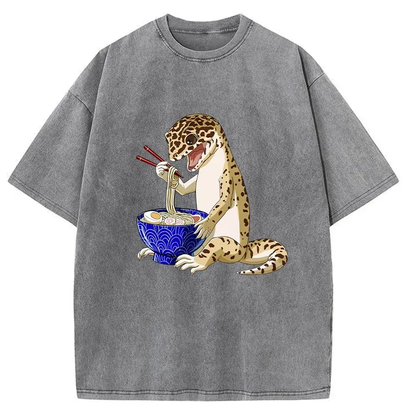 Tokyo-Tiger Gecko Eating Ramen Washed T-Shirt