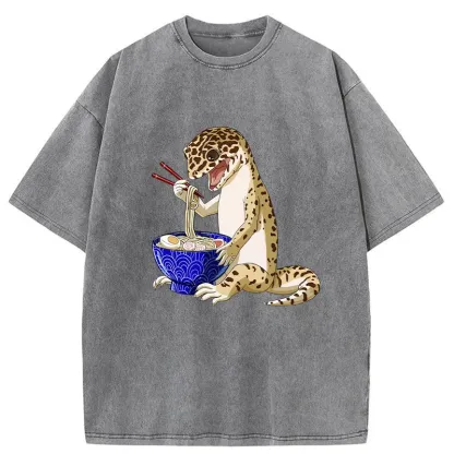 Tokyo-Tiger Gecko Eating Ramen Washed T-Shirt