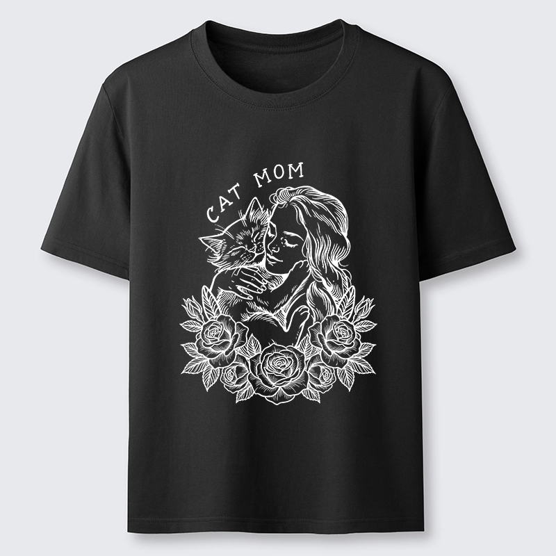 Tokyo-Tiger Cat Mom Cuddling Her Kitten Classic T-Shirt