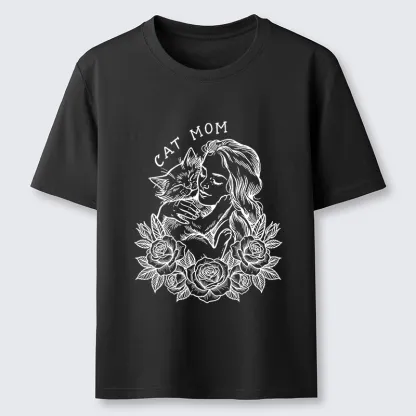 Tokyo-Tiger Cat Mom Cuddling Her Kitten Classic T-Shirt