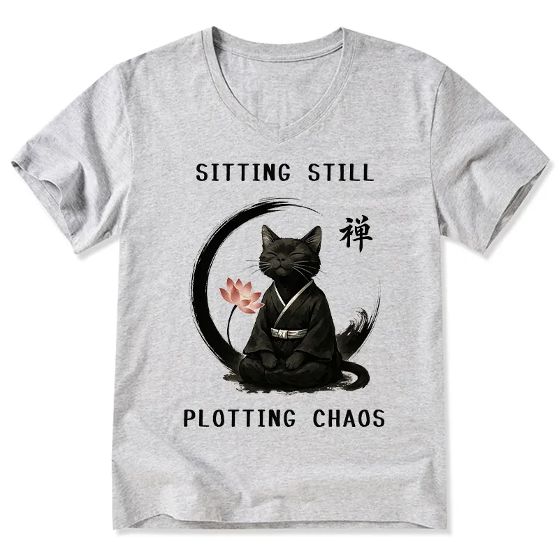Tokyo-Tiger Sitting still  plotting chaos Calming Zen Cat Funny V-Neck Classic T-Shirt