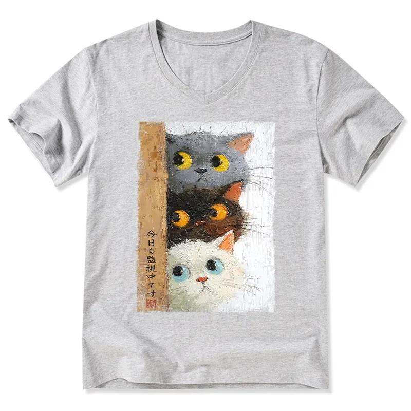 Tokyo-Tiger Three Cute Cats Watch You V-Neck Classic T-Shirt