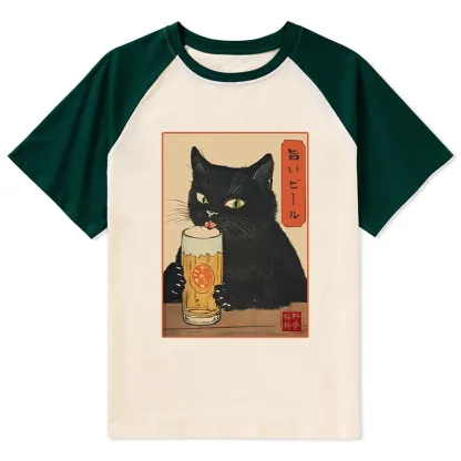 Tokyo-Tiger Cat Holding A Glass Of Beer Raglan T-shirt