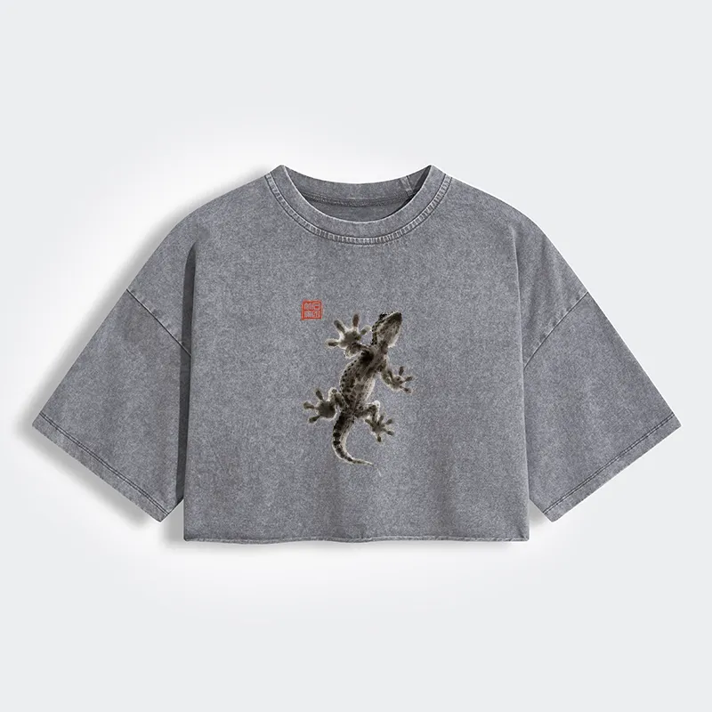 Tokyo-Tiger Minimal Asian Ink Brush Gecko Vibe Women's Washed Crop T-Shirt
