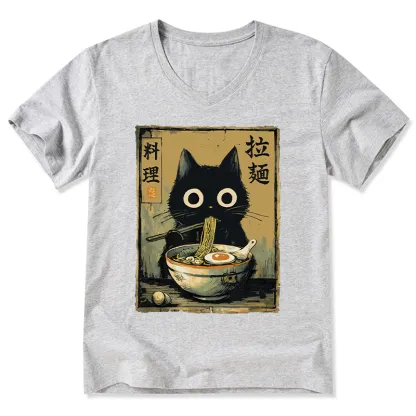 Tokyo-Tiger Cute Black Cat Eating Ramen Japan V-Neck Classic T-Shirt