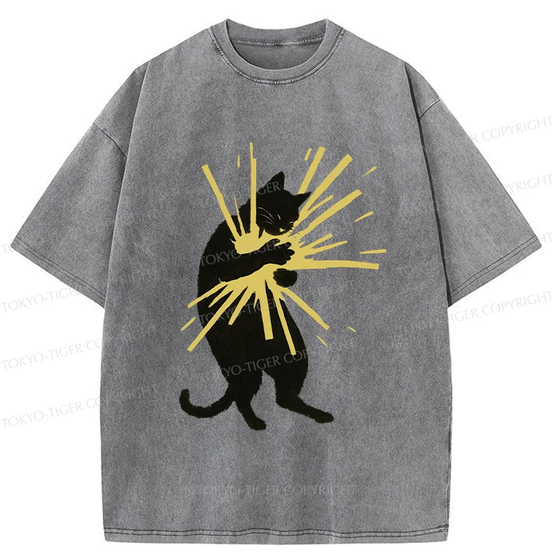 Tokyo-Tiger Cat Holding Light Washed T-Shirt