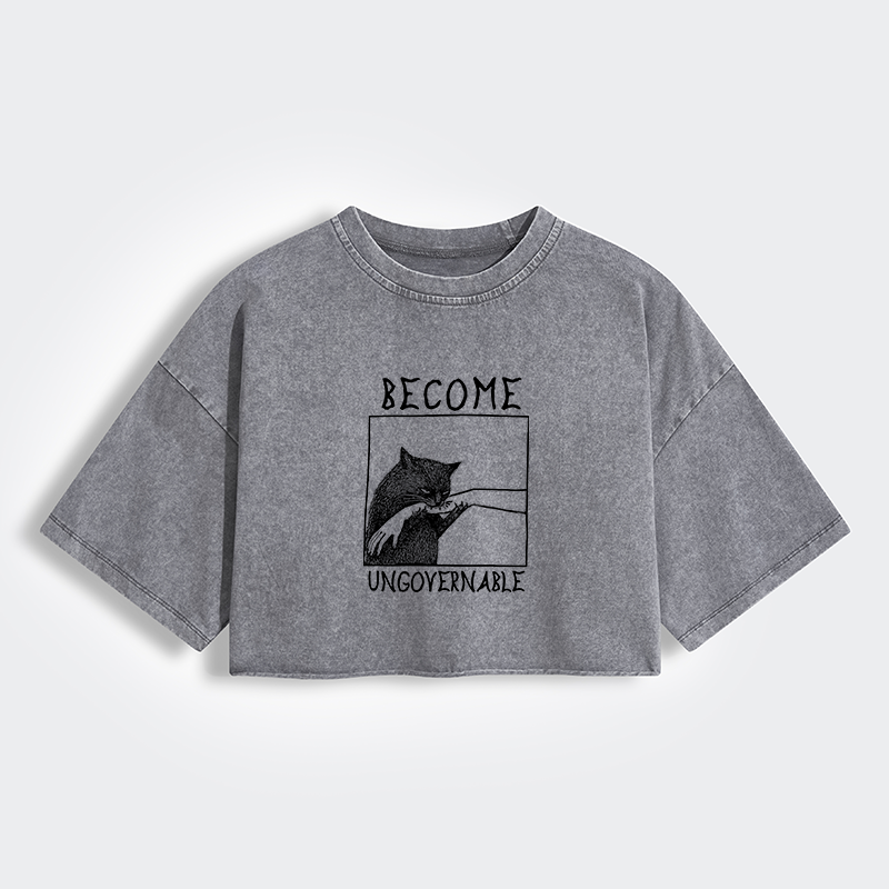 Tokyo-Tiger Cat Biting Arm Women's Washed Crop T-Shirt