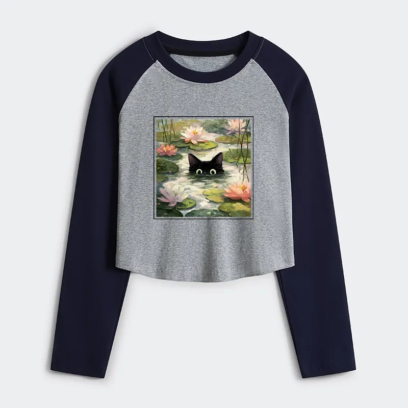 Tokyo-Tiger Black Cat and Lotus Flower Women's Crop Raglan T-Shirt