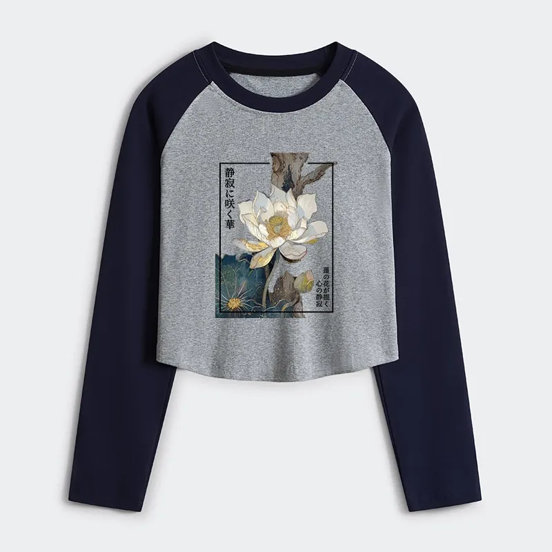 Tokyo-Tiger Blooming Lotus Japan Women's Crop Raglan T-Shirt
