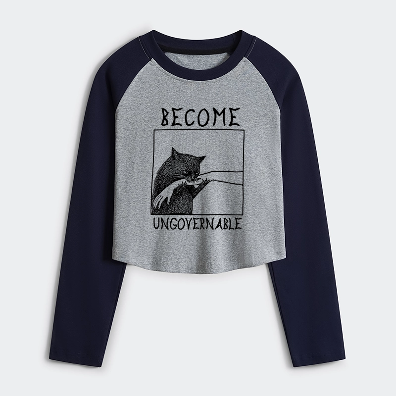 Tokyo-Tiger Cat Biting Arm Women's Crop Raglan T-Shirt