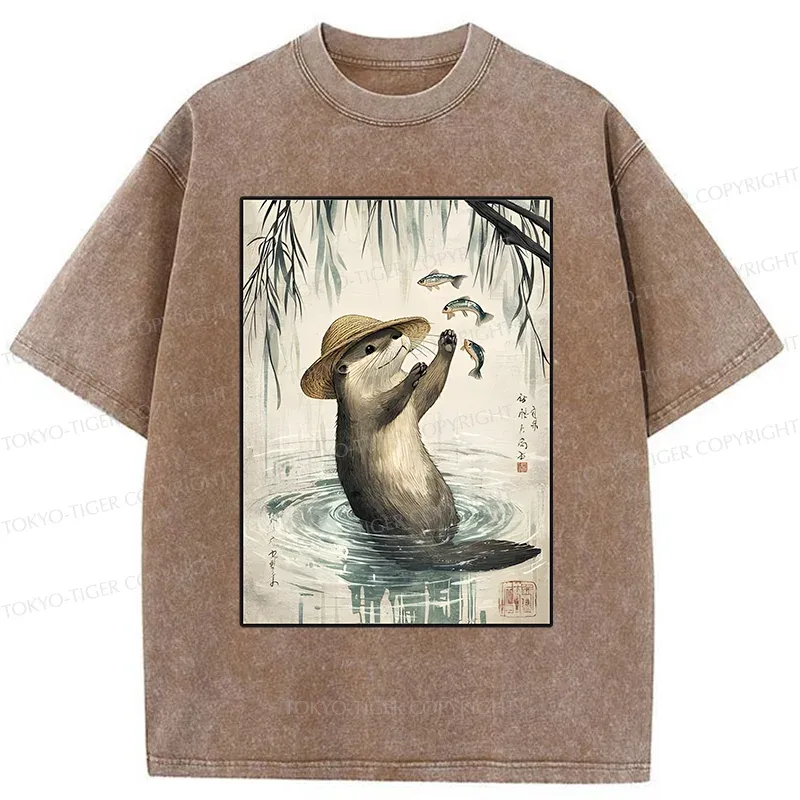 Tokyo-Tiger Otter Catching Fish Washed T-Shirt