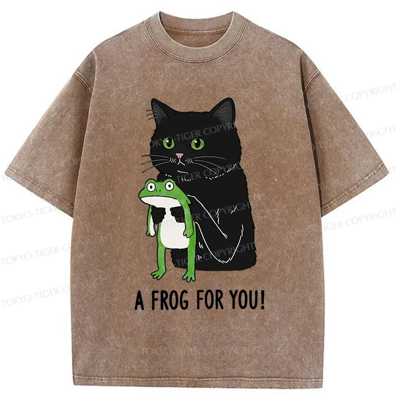 Tokyo-Tiger Cat Holding Frog Washed T-Shirt