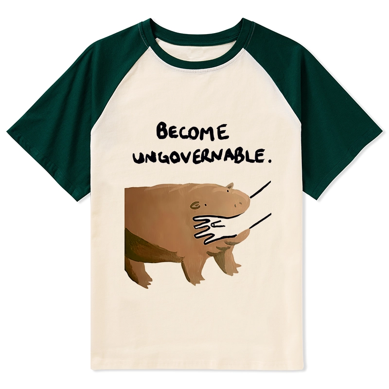 Tokyo-Tiger Moo Deng Bites Someone's Arm Raglan T-shirt