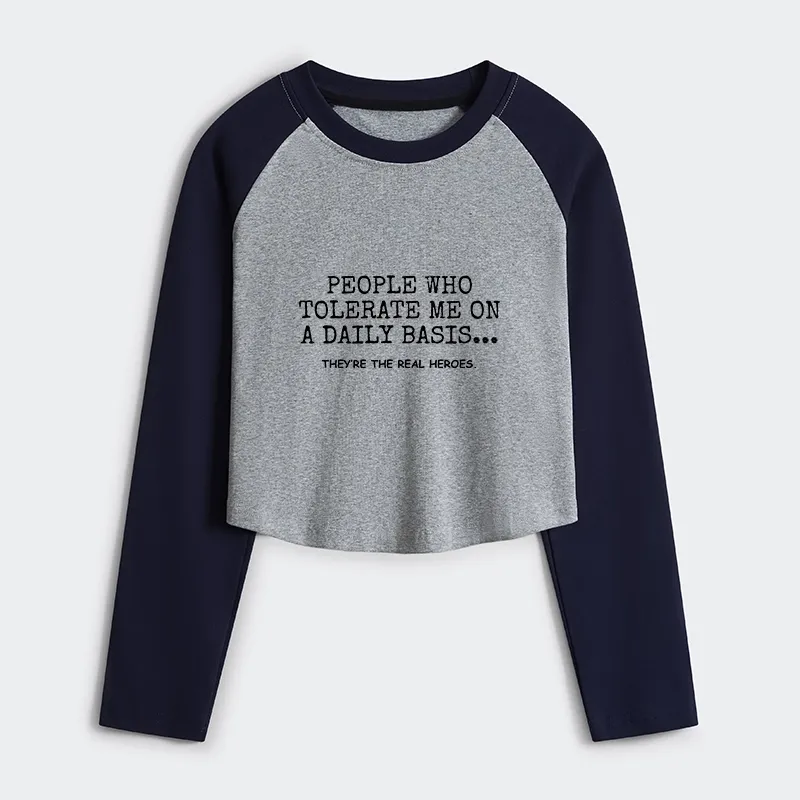 Tokyo-Tiger Anyone Who Puts Up With Me Is A Hero Women's Crop Raglan T-Shirt