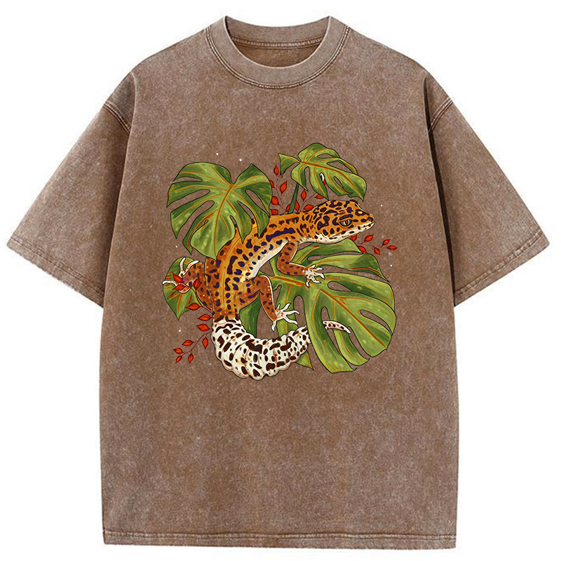 Tokyo-Tiger Geckos And Monstera Plants Washed T-Shirt