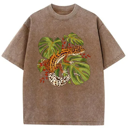 Tokyo-Tiger Geckos And Monstera Plants Washed T-Shirt