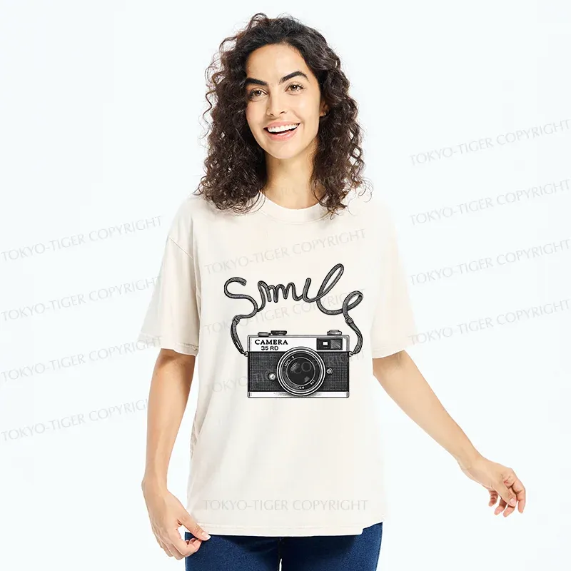 Tokyo-Tiger Smile Camera Washed T-Shirt