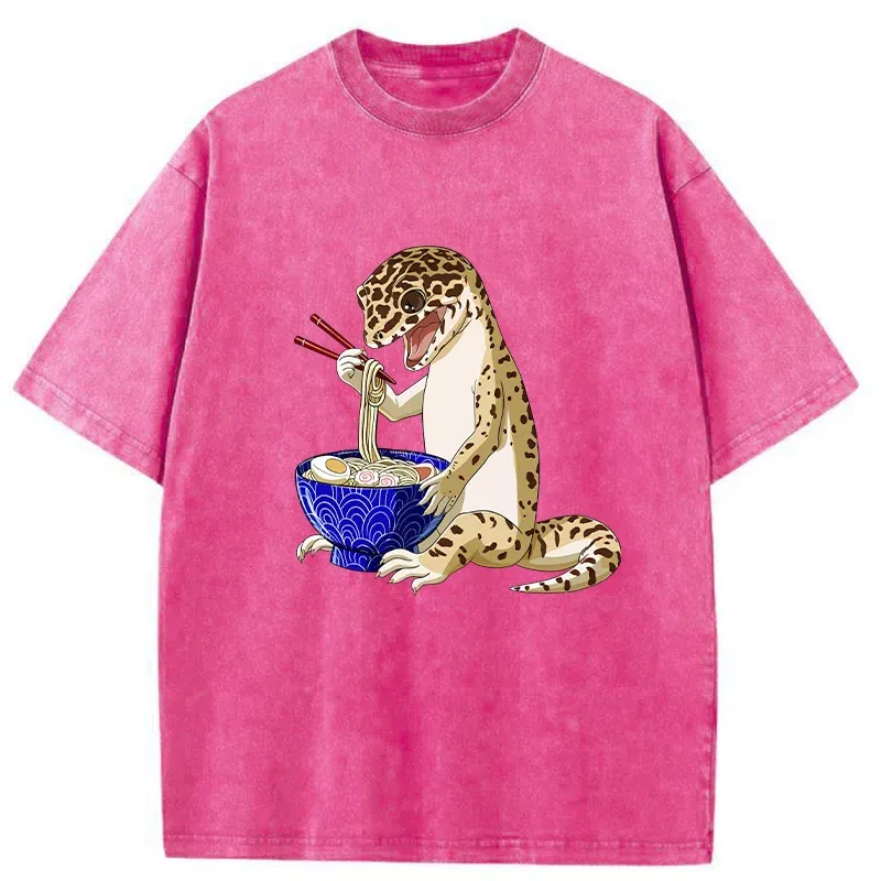 Tokyo-Tiger Gecko Eating Ramen Washed T-Shirt