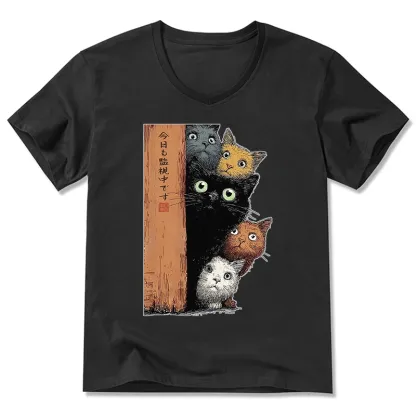 Tokyo-Tiger Five Cats Are Watching You V-Neck Classic T-Shirt