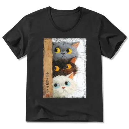 Tokyo-Tiger Three Cute Cats Watch You V-Neck Classic T-Shirt
