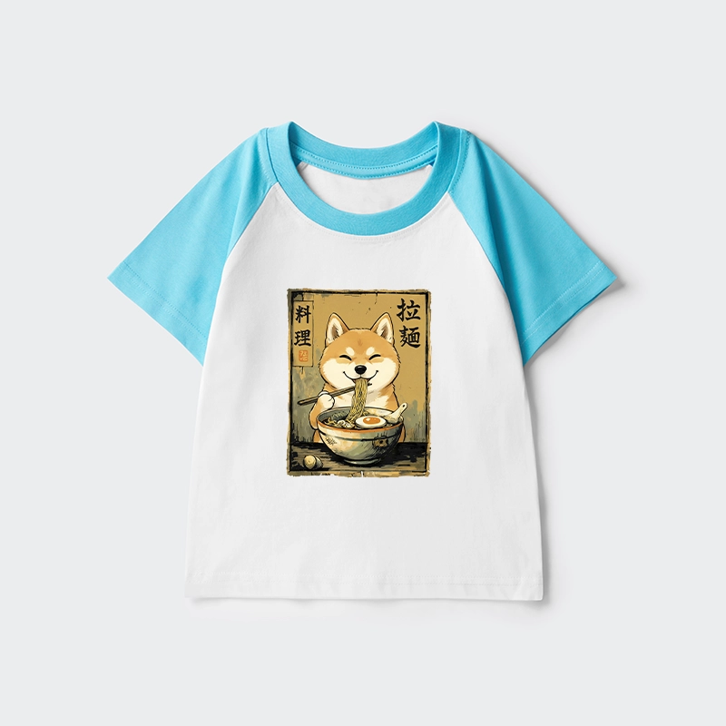 Tokyo-Tiger Happy Shiba Eating Ramen Kids Raglan T-shirt