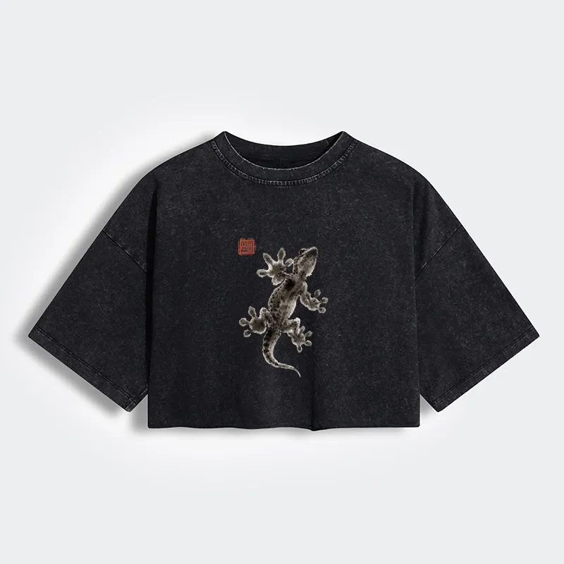 Tokyo-Tiger Minimal Asian Ink Brush Gecko Vibe Women's Washed Crop T-Shirt