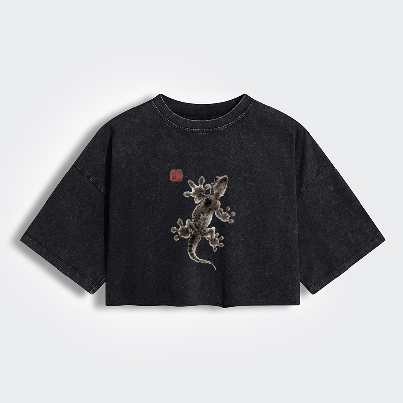 Tokyo-Tiger Minimal Asian Ink Brush Gecko Vibe Women's Washed Crop T-Shirt