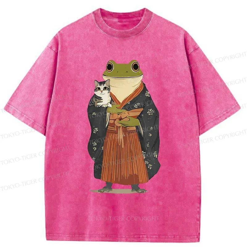 Tokyo-Tiger Frog Hugs Cat Washed T-Shirt