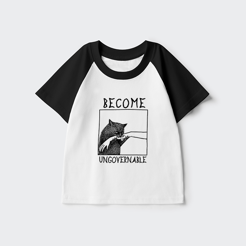 Tokyo-Tiger Cat Biting Arm Kids Raglan T-shirt