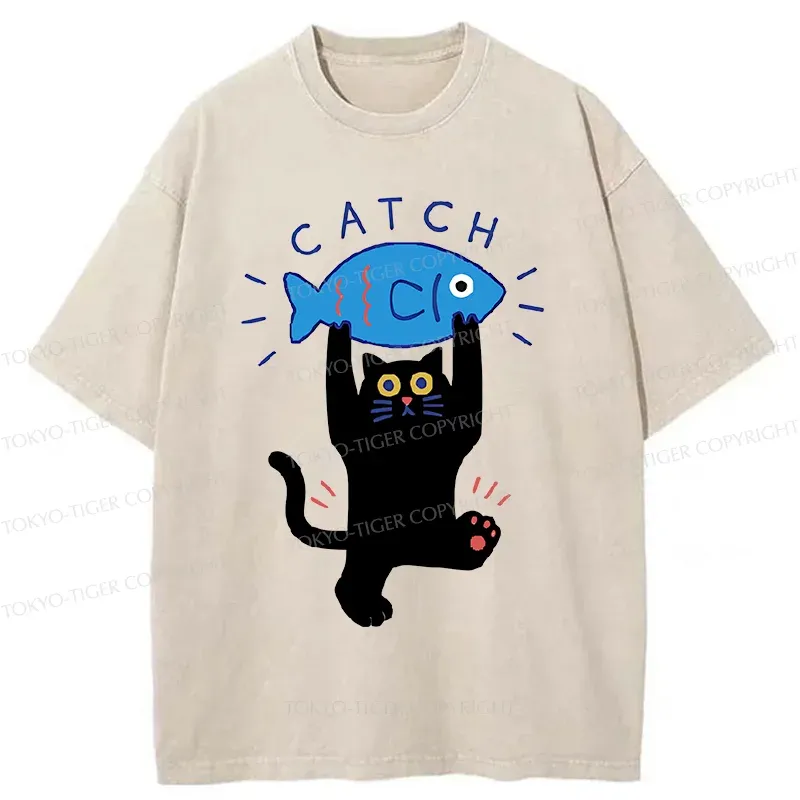 Tokyo-Tiger Cat Catching Fish Washed T-Shirt
