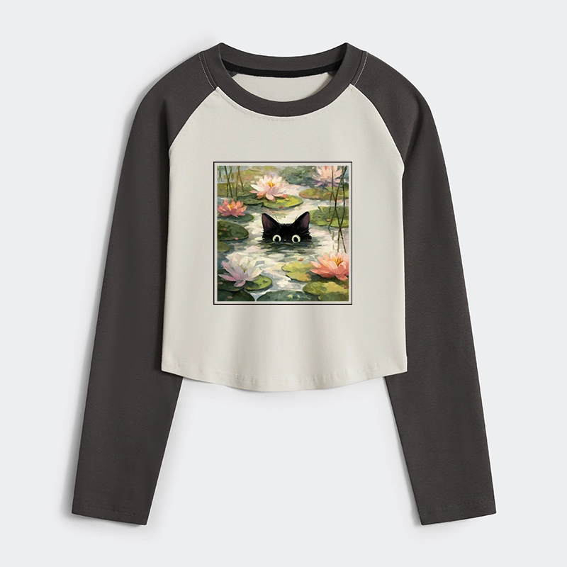 Tokyo-Tiger Black Cat and Lotus Flower Women's Crop Raglan T-Shirt