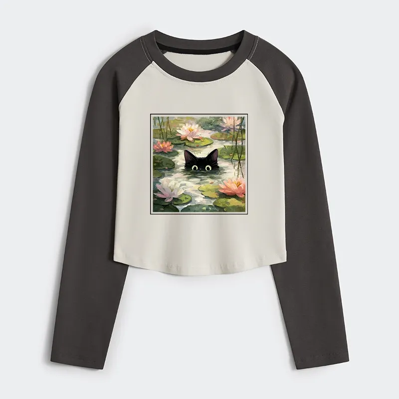 Tokyo-Tiger Black Cat and Lotus Flower Women's Crop Raglan T-Shirt