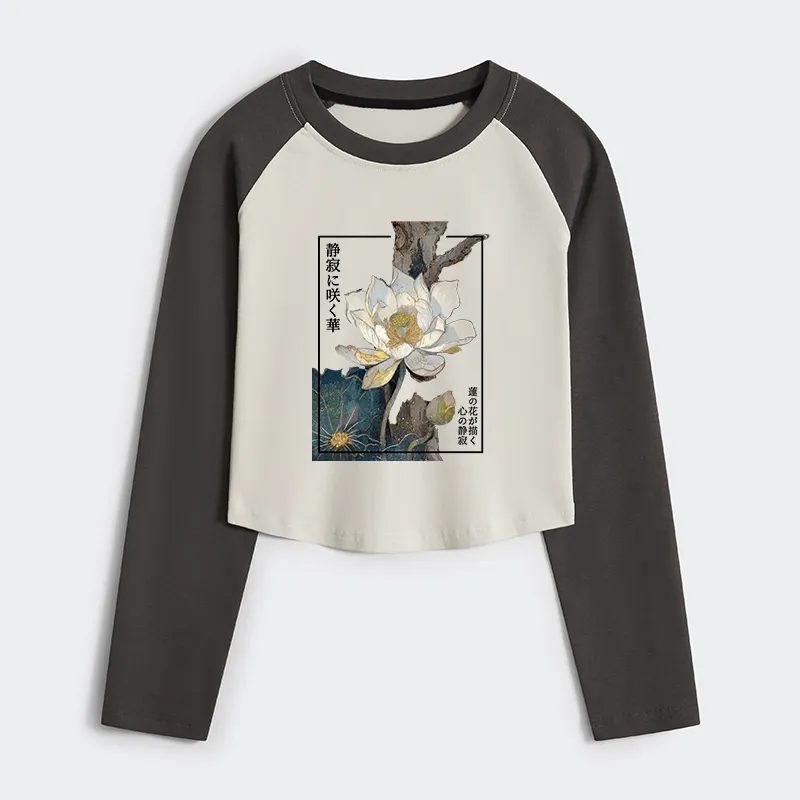 Tokyo-Tiger Blooming Lotus Japan Women's Crop Raglan T-Shirt