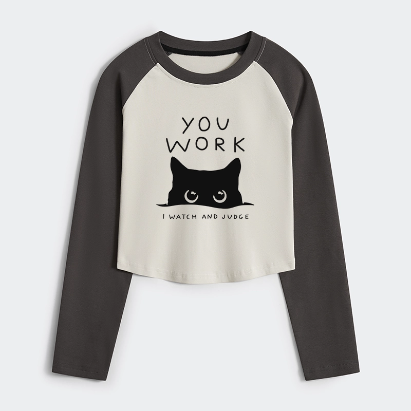 Tokyo-Tiger A Cat That Spies Women's Crop Raglan T-Shirt