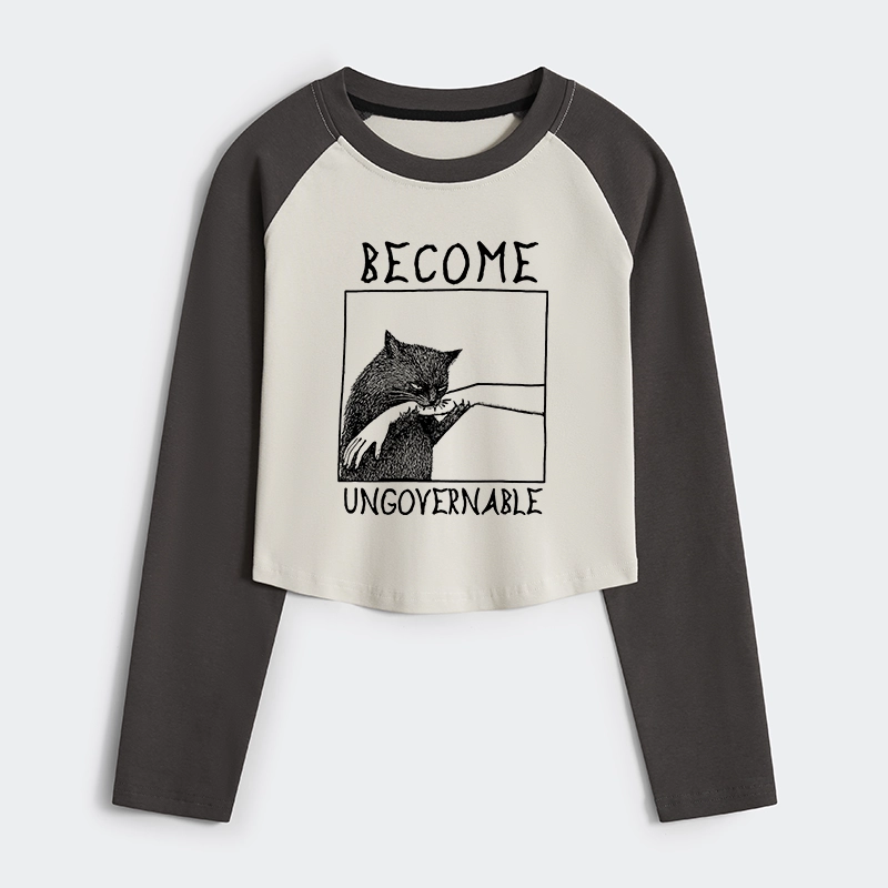 Tokyo-Tiger Cat Biting Arm Women's Crop Raglan T-Shirt