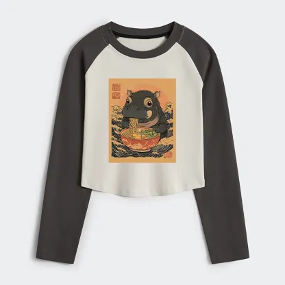 Tokyo-Tiger Moo Deng Eat Ramen Women's Crop Raglan T-Shirt