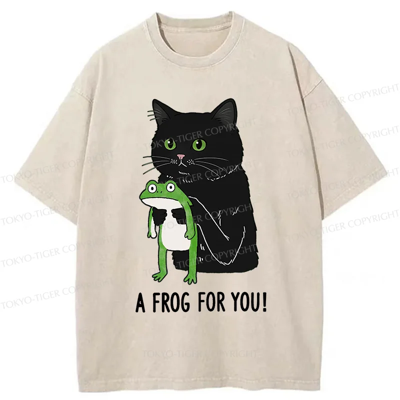 Tokyo-Tiger Cat Holding Frog Washed T-Shirt
