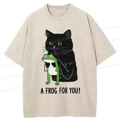 Tokyo-Tiger Cat Holding Frog Washed T-Shirt