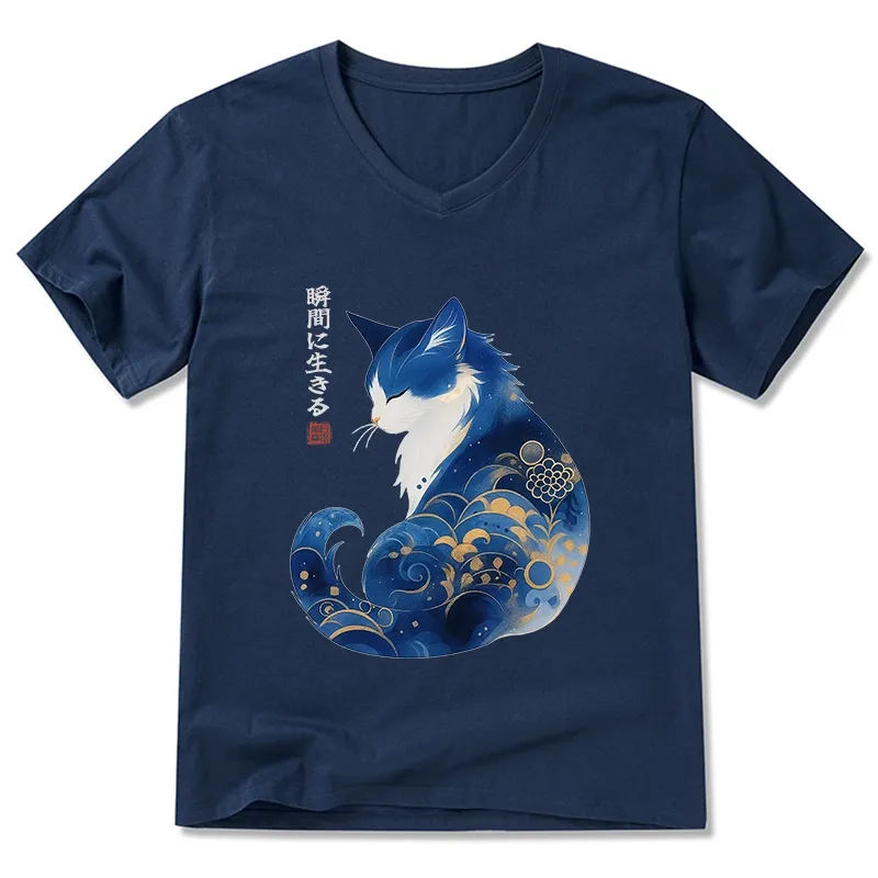 Tokyo-Tiger Retro Zen Cat: Living the Present V-Neck Classic T-Shirt