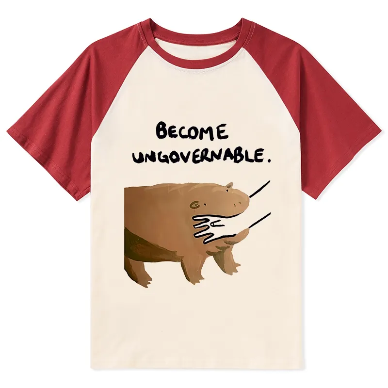 Tokyo-Tiger Moo Deng Bites Someone's Arm Raglan T-shirt