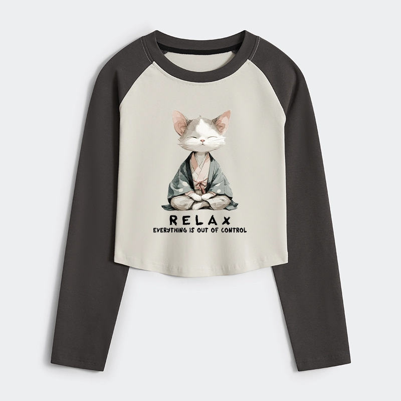 Tokyo-Tiger Zen Cat Relaxation，Everything's Out Of Control Women's Crop Raglan T-Shirt