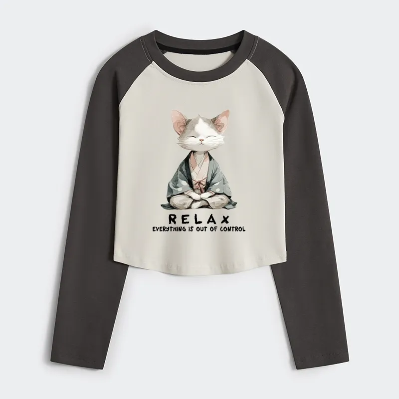 Tokyo-Tiger Zen Cat Relaxation，Everything's Out Of Control Women's Crop Raglan T-Shirt