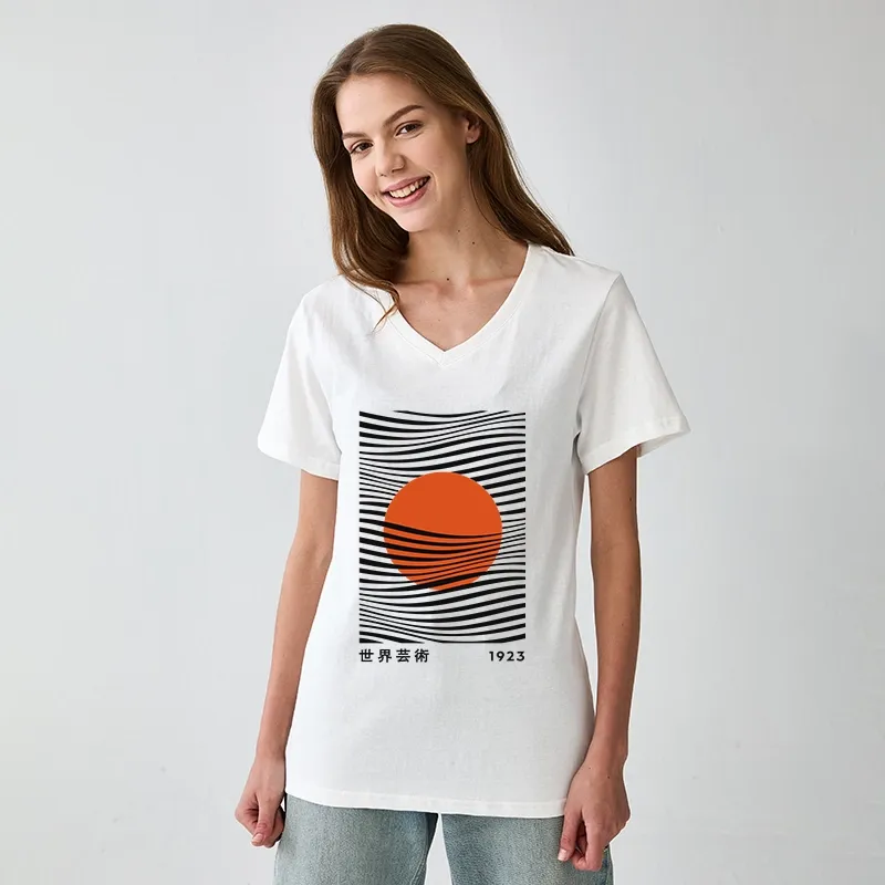Tokyo-Tiger Minimalist Art Sun V-Neck Classic T-Shirt