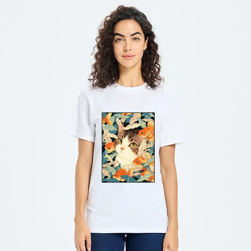 Tokyo-Tiger Cat Surrounded By Goldfish Classic T-Shirt