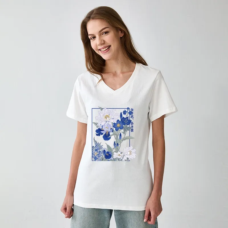 Tokyo-Tiger Blossoms Of The Firmament V-Neck Classic T-Shirt