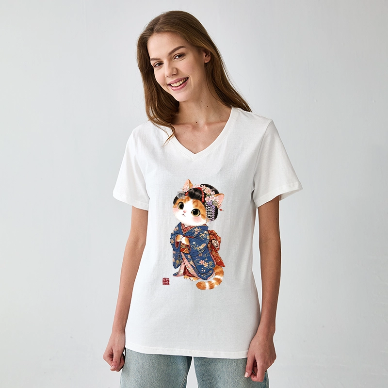 Tokyo-Tiger Cat Dressed As A Geisha Funny V-Neck Classic T-Shirt