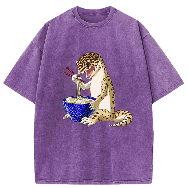 Tokyo-Tiger Gecko Eating Ramen Washed T-Shirt