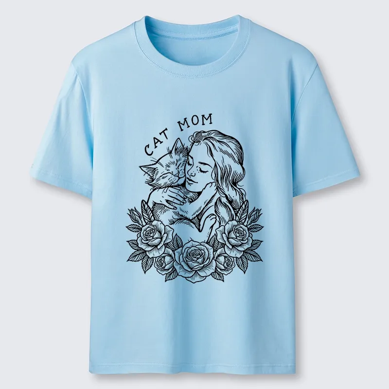 Tokyo-Tiger Cat Mom Cuddling Her Kitten Classic T-Shirt